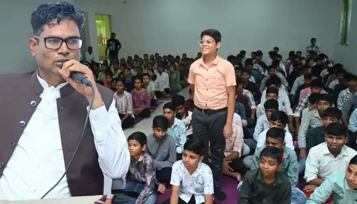 प्रयास आवासीय विद्यालय को मॉडल स्कूल बनाने के लिए करे कार्य: वित्त मंत्री ओ.पी. चैधरी