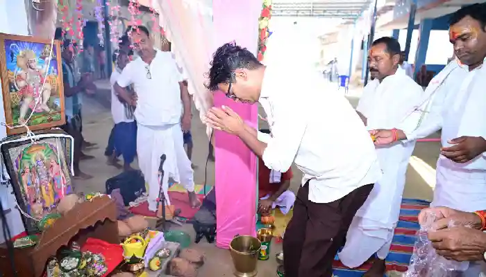 गृह ग्राम बायंग में श्रीरामनाम सप्ताह यज्ञ में शामिल हुए वित्त मंत्री ओ.पी. चौधरी