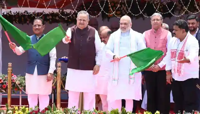 केंद्रीय गृह मंत्री अमित शाह ने रायपुर में अत्याधुनिक ‘नेक्स्ट जेन सीजी डायल-112 सेवा’ और मोबाइल फॉरेंसिक वैन का किया शुभारंभ