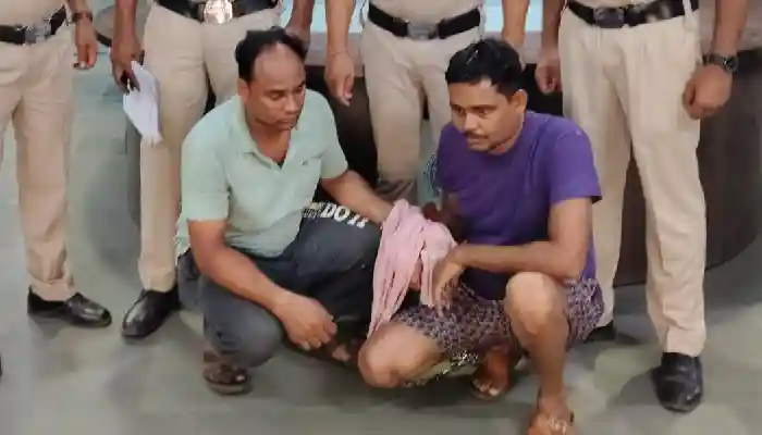 महिला से छेड़छाड़ और विरोध करने पर पति से मारपीट करने वाले दो आरोपी गिरफ्तार