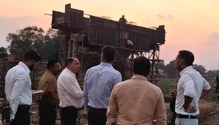 लोक निर्माण विभाग के सचिव ने निर्माणाधीन कयाघाट ब्रिज और मरीन ड्राइव का किया निरीक्षण