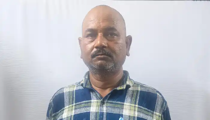 नकली शराब के संगठित नेटवर्क पर रायगढ़ पुलिस की बड़ी कार्रवाई जारी, फरार आरोपी सुभाष पटेल को जोरापाली फार्म हाउस से किया गिरफ्तार