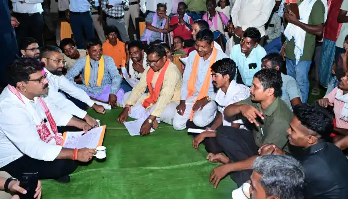 किसकोड़ो, जहां कभी लगती थी नक्सलियों की चौपाल, वहीं उप मुख्यमंत्री शर्मा ने लगाई जनचौपाल
