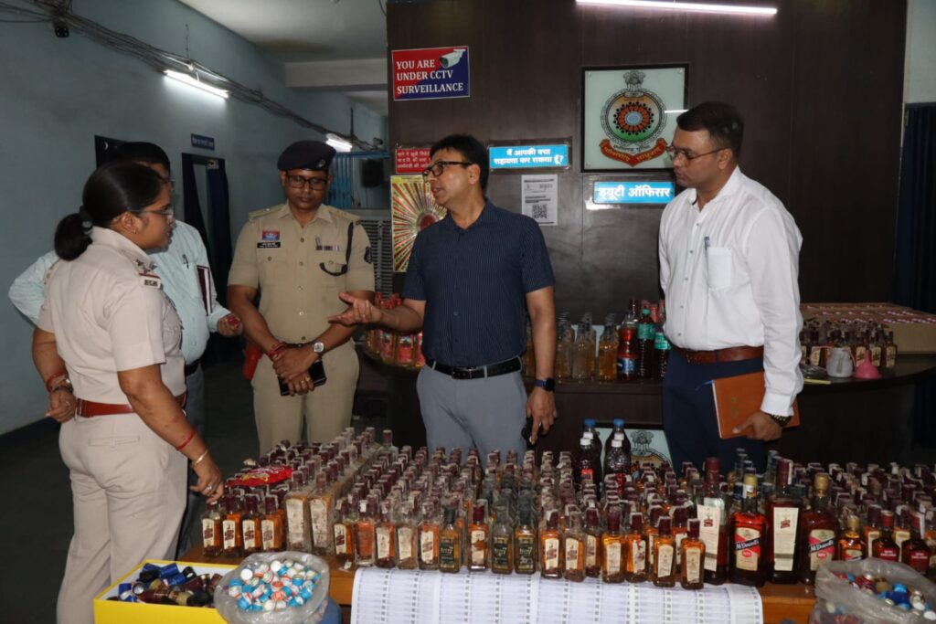 रायगढ़ में नकली शराब के संगठित नेटवर्क का भंडाफोड़, ब्रांडेड शराब के नाम पर चल रहा था नकली शराब बनाने और खपाने का अवैध कारोबार