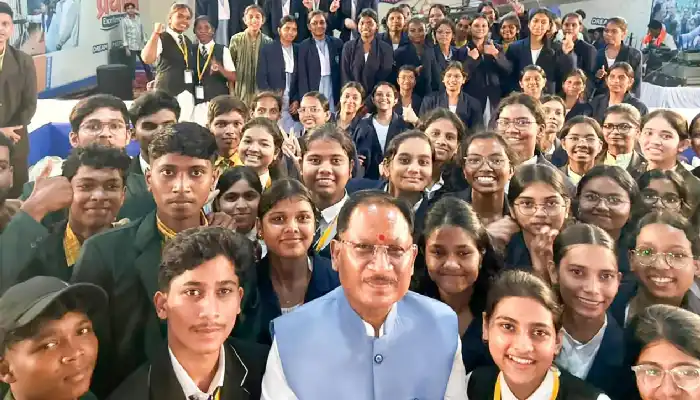 शिक्षा से विकसित छत्तीसगढ़ तक: मुख्यमंत्री श्री साय ने नीट क्वालीफाई विद्यार्थियों के साथ साझा किया भविष्य का रोडमैप