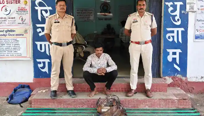 कुएं से पंप चोरी कर बाड़ी में छिपाया, 24 घंटे में पुलिस ने खोज निकाला