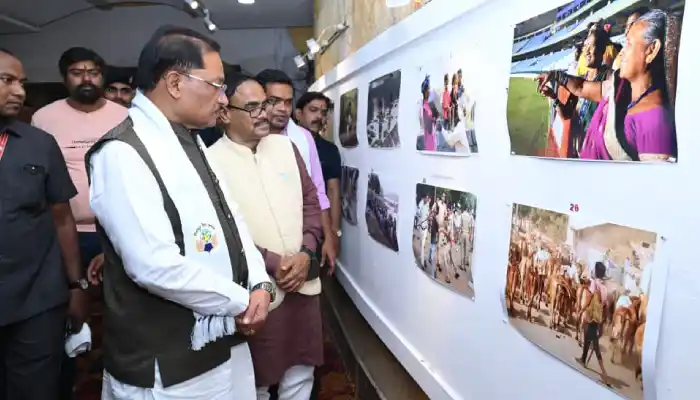 तस्वीरों ने ताजा कीं मुख्यमंत्री विष्णुदेवसाय की पुरानी यादें: मुख्यमंत्री श्री विष्णुदेव साय ‘दृश्य संवाद 2026’ के समापन समारोह में हुए शामिल