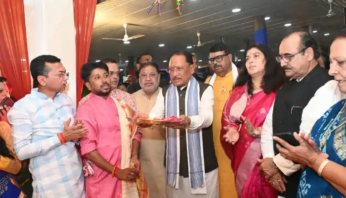 मुख्यमंत्री निवास में गरबा महोत्सव की धूम, भक्ति और उल्लास के रंग में रंगा आयोजन